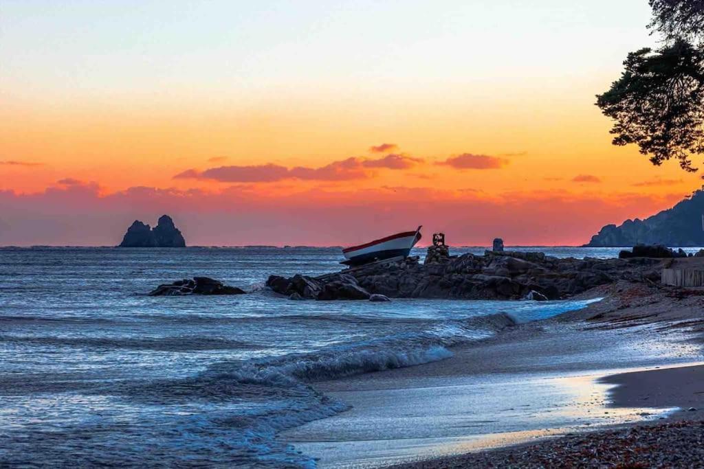 La Digue, 2 Chambres, Vue Mer Et Piscine ラ・セーヌ・シュル・メール エクステリア 写真